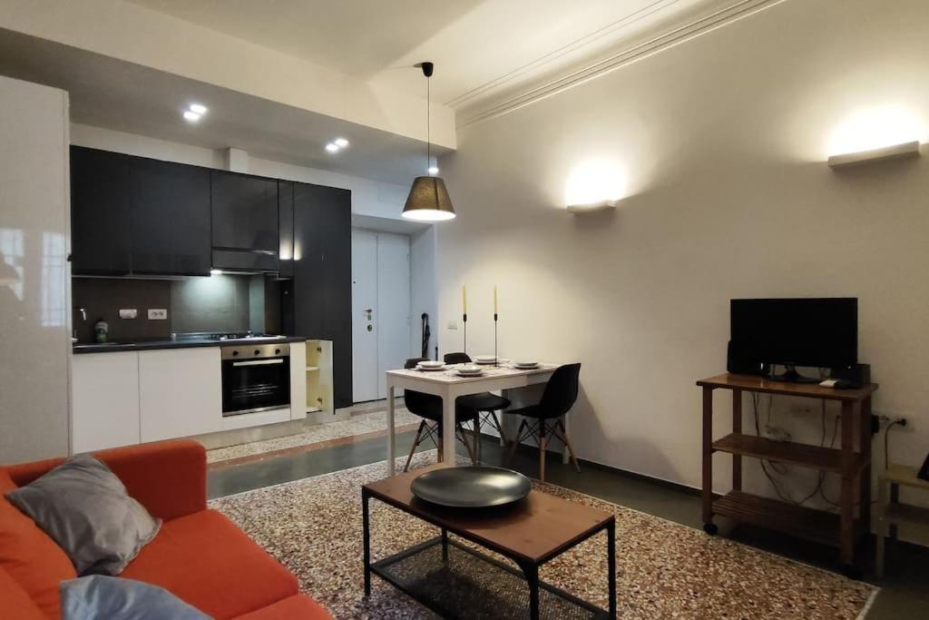 Cozy Apartment Near The Colosseum Rom Exterior foto